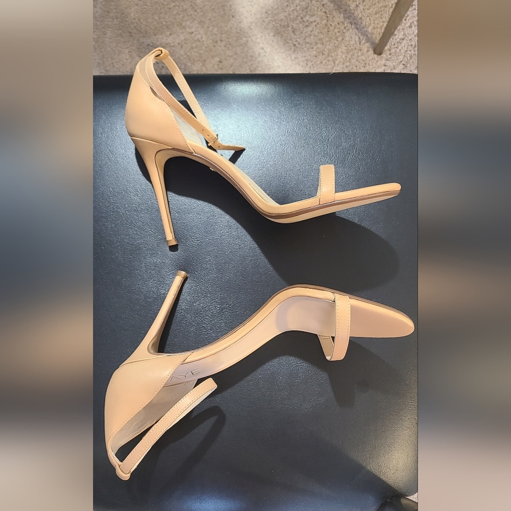 Heels - Picture 9 of 9
